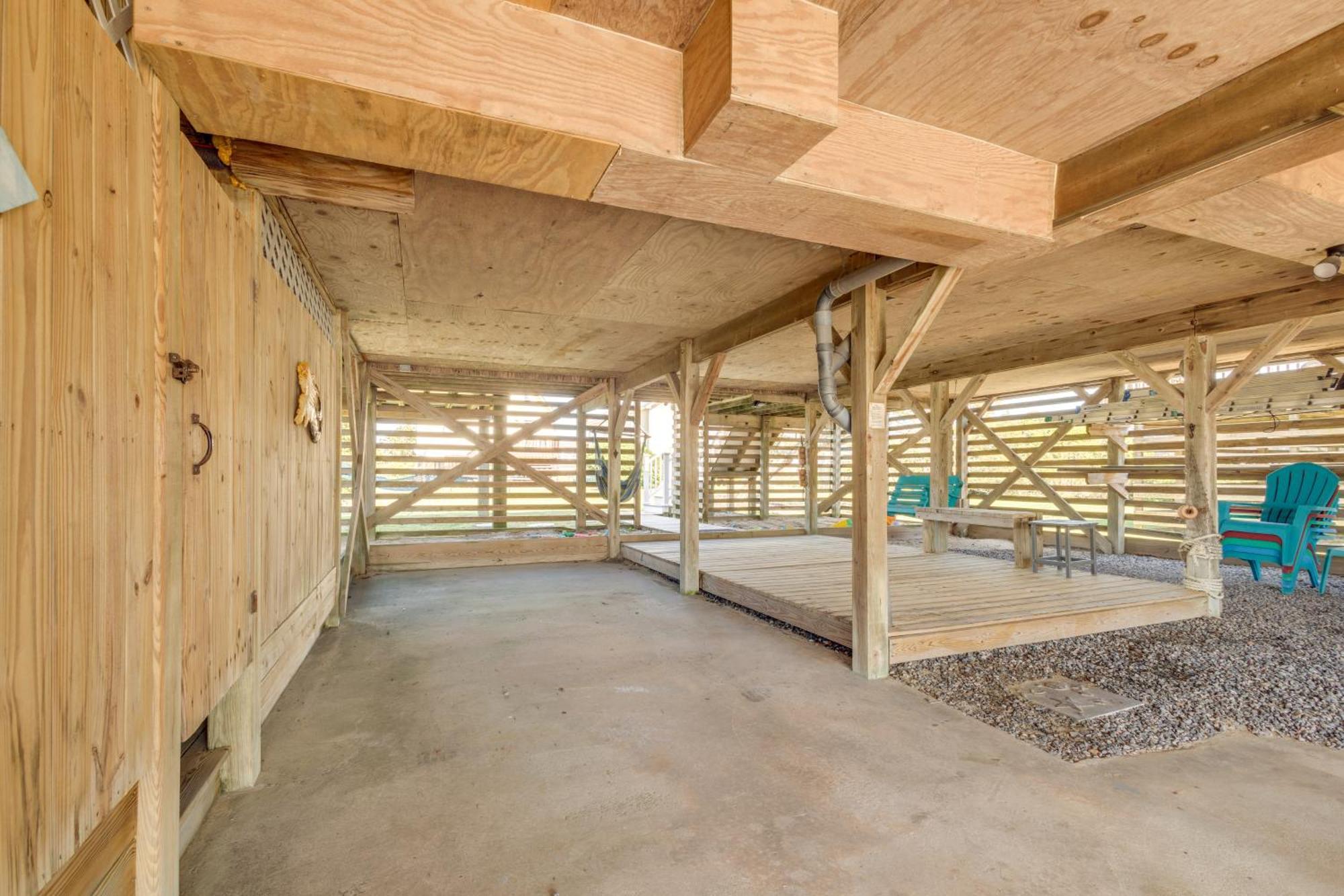 Coastal Home With Deck And Outdoor Shower キルデビルヒルズ エクステリア 写真