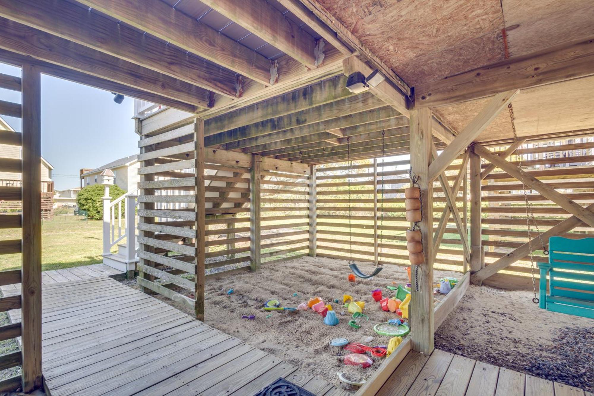 Coastal Home With Deck And Outdoor Shower キルデビルヒルズ エクステリア 写真