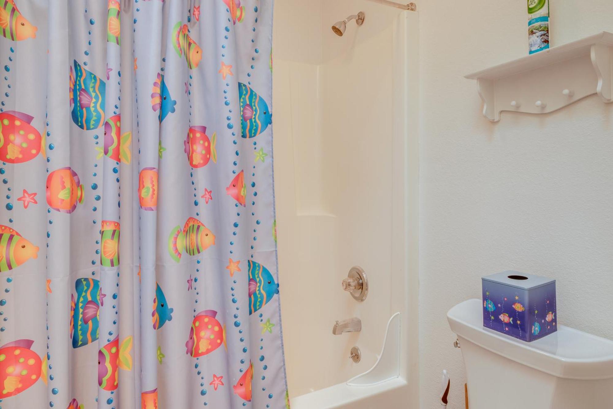 Coastal Home With Deck And Outdoor Shower キルデビルヒルズ エクステリア 写真